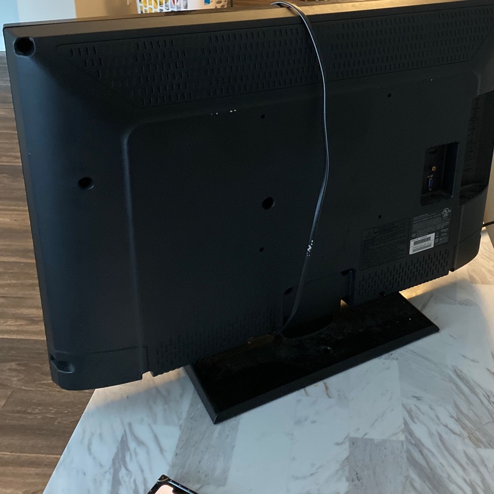 Tv - Picture 2 of 3